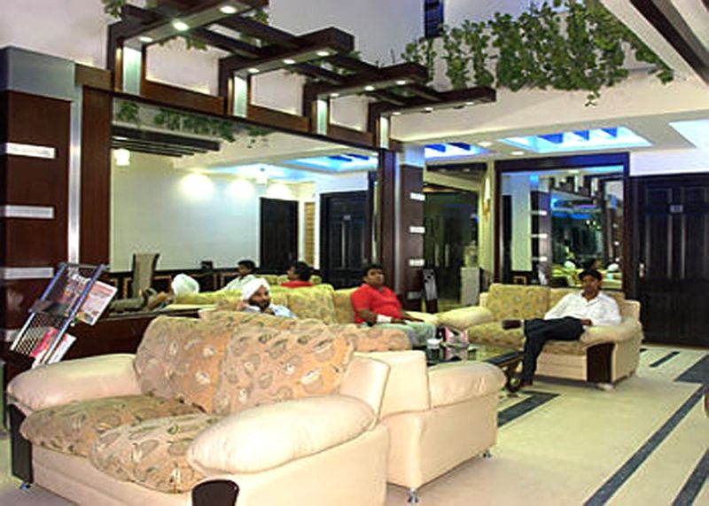 Hotel Raunak International Nueva Delhi Exterior foto