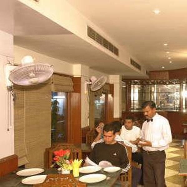 Hotel Raunak International Nueva Delhi Restaurante foto