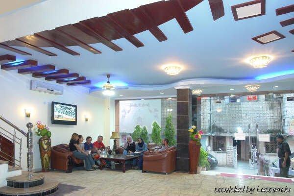 Hotel Raunak International Nueva Delhi Interior foto
